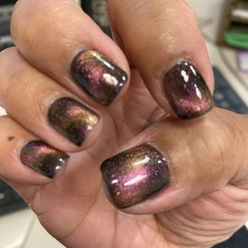 Cindy Nails & Spa - Gel Manicure utilizing magnets - Nail Salons Near Me - La Mesa, California