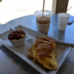 Palo Alto Cafe - Breakfast fruit and blended coffee
