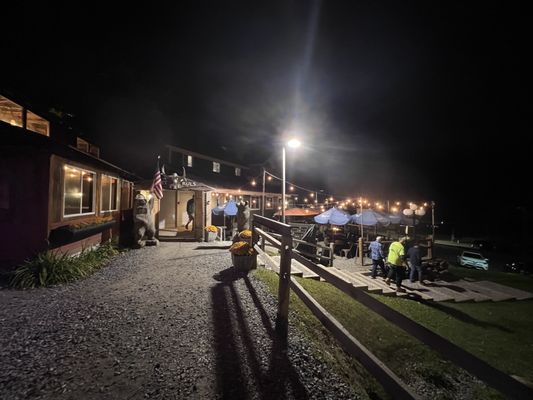 OFF THE RAILS - Updated May 2024 - 16 Photos & 45 Reviews - 64 Pond St ...
