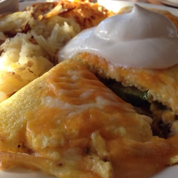 Breakers Breakfast, Brunch & Lunch - Chorizo & Avocado Omelette - Breakfast & Brunch Near Me - Pacifica, California