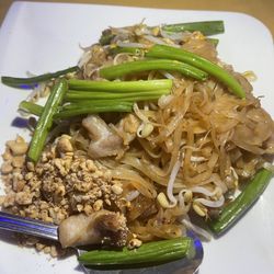 DH Lounge- Khmer Lounge And Bar
