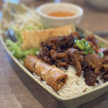 Bone & Broth - Yummy rice noodle dish - Vietnamese Near Me - Ontario, California Bone & Broth - Yummy rice noodle dish - Vietnamese Near Me - Ontario, California