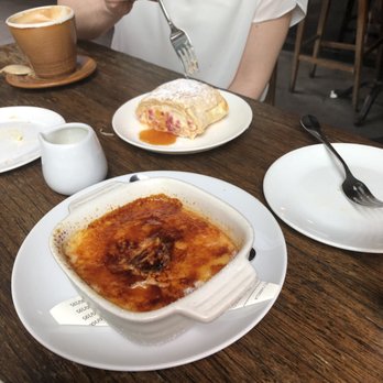 Wildflour Café + Bakery - Crime brûlée's and a mango dessert - Cafes Near Me - Makati, NCR
