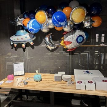 Caro’s Creations - Mini arch display - Balloon Services Near Me Caro’s Creations - Mini arch display - Balloon Services Near Me