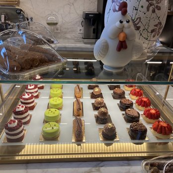 Four Seasons Hotel - Lobby deserts - Hotels Near Me - Istanbul, 34