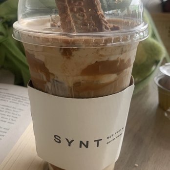 SYNT Coffee - Lotus Biscoff Einspanner Cafe latte - Coffee & Tea Near Me - Los Angeles, California