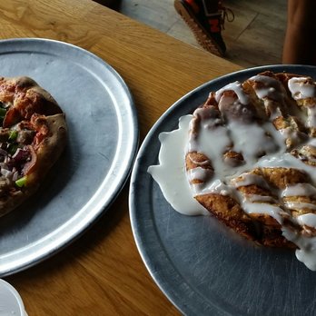 Aviator Pizza & Drafthouse - Cinnamon Sticks and Major Tom pizza - Pizza Near Me - Elgin, Texas