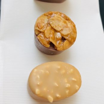 Läderach chocolatier suisse - Hazelnut heart , caramel praline and the blonde (my fave is the blonde !) - Chocolatiers & Shops Near Me - Orlando, Florida Läderach chocolatier suisse - Hazelnut heart , caramel praline and the blonde (my fave is the blonde !) - Chocolatiers & Shops Near Me - Orlando, Florida