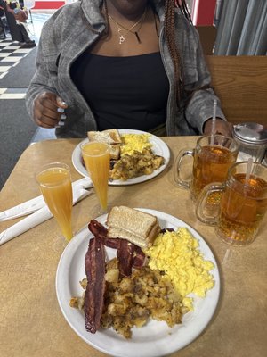 Breakfast at Shelly's by null