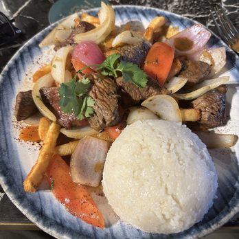 CVI.CHE 105 - Sauted Lomo Steak / Lomo Salteado - Peruvian Near Me - Miami, Florida CVI.CHE 105 - Sauted Lomo Steak / Lomo Salteado - Peruvian Near Me - Miami, Florida