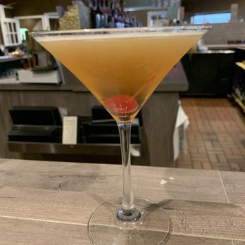 Elizabeth's Bar & Restaurant - Manhattan!! - Italian Near Me - East Windsor, Connecticut