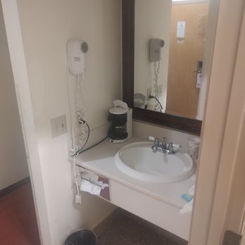Summit Inn - Hotels Near Me - Snoqualmie Pass, Washington