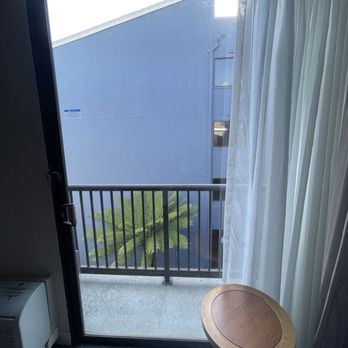 DoubleTree by Hilton - Berkeley - My courtyard view - Hotels Near Me - Berkeley, California