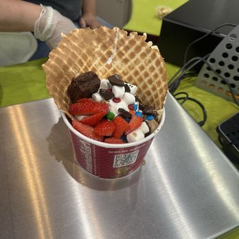 Menchie's Frozen Yogurt - Ice Cream & Frozen Yogurt Near Me - Bellaire, Texas Menchie's Frozen Yogurt - Ice Cream & Frozen Yogurt Near Me - Bellaire, Texas