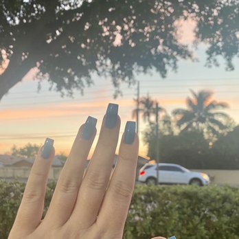 Miami Nail Bar - Gel acrylics by Narjara - Nail Salons Near Me - Miami, Florida