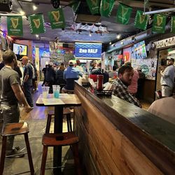 Tremont Tavern - Another shot of the bar