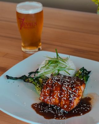 7 Devils Waterfront Alehouse by null