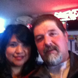 Hogan's Alley II - Great bar with great prices. Pitchers $8.00