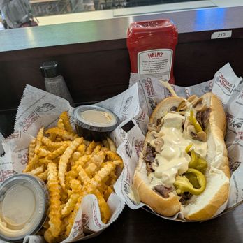 Chickie's & Pete's - New American Near Me - Philadelphia, Pennsylvania