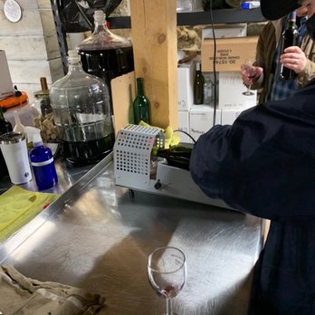 Averill House Vineyard - Wine Tasting Room Near Me - Brookline, New Hampshire