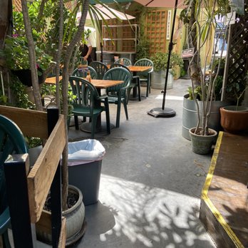 Vivian's Cafe - Outside - Breakfast & Brunch Near Me - Studio City, California Vivian's Cafe - Outside - Breakfast & Brunch Near Me - Studio City, California