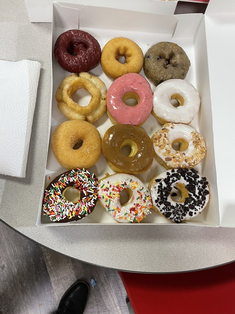 CHARLIE’S DONUTS & COFFEE Updated October 2024 61 Photos & 33