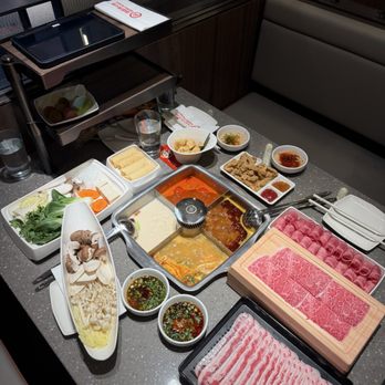 Haidilao Hot Pot - Hot Pot Near Me - Tukwila, Washington