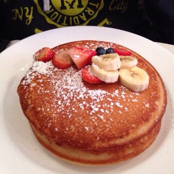 CAFÉ LULUc - Fluffy pancakes - French Near Me - Brooklyn, New York