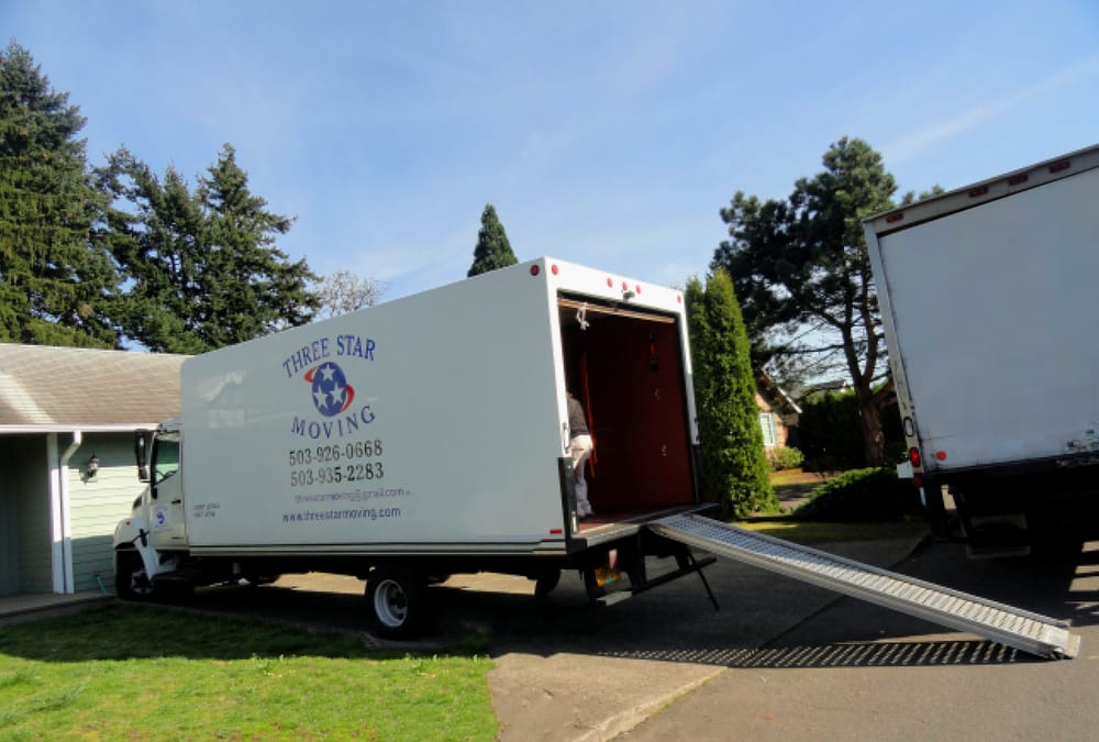 THREE STAR MOVING