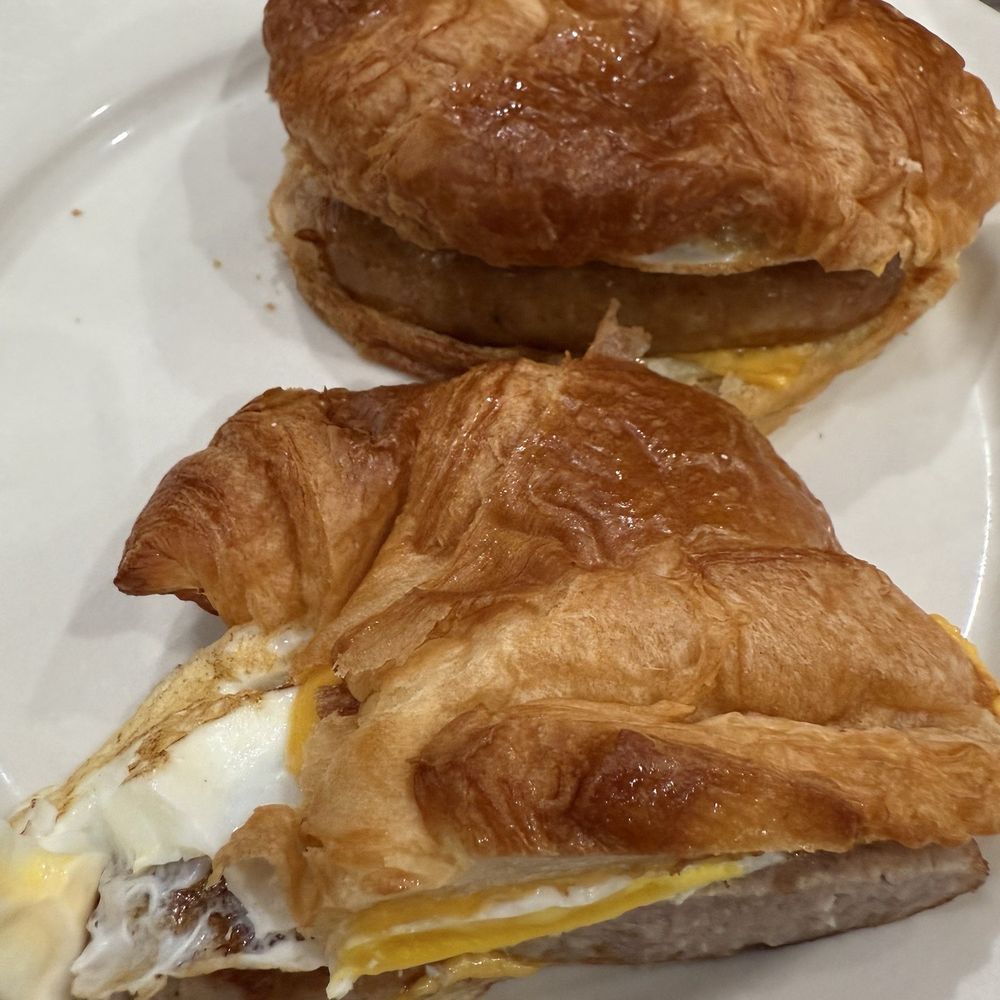 Applejack Diner - Sausage and Egg Sandwich - Diners Near Me - New York, New York Applejack Diner - Sausage and Egg Sandwich - Diners Near Me - New York, New York