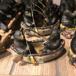 Smoke Hole Caverns - Is there a bear shit in the gift shop?