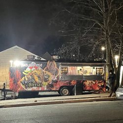 Birrias Santa - Taco truck