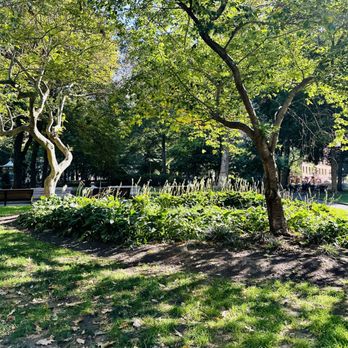 Rittenhouse Square Park - South garden - Parks Near Me - Philadelphia, Pennsylvania Rittenhouse Square Park - South garden - Parks Near Me - Philadelphia, Pennsylvania