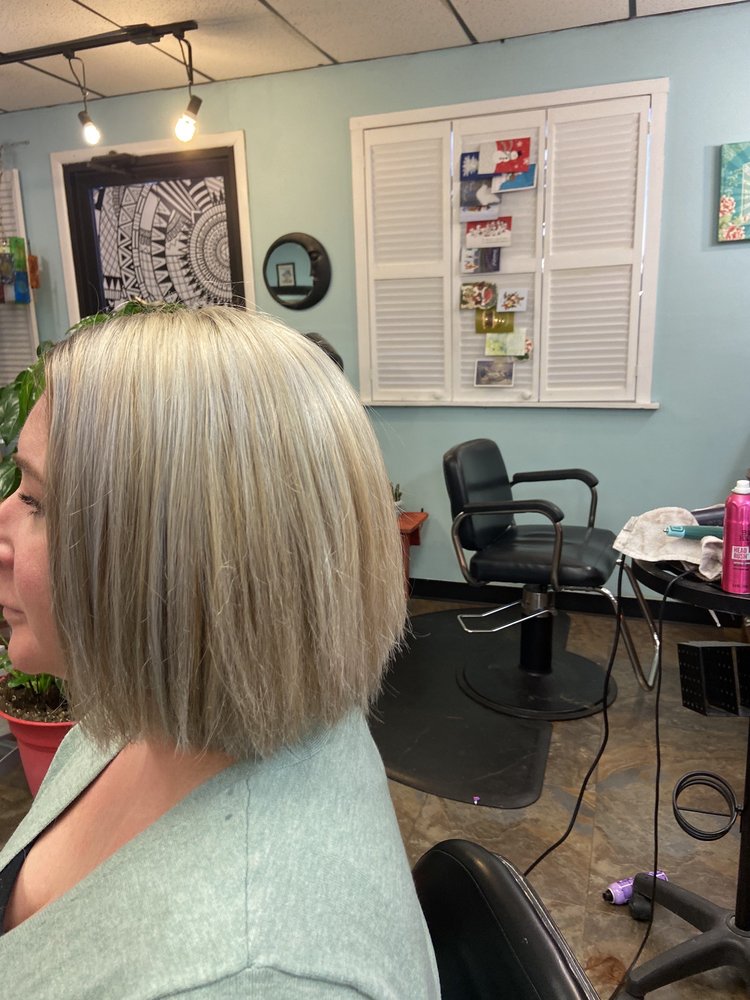 JULIA’S SALON Updated August 2024 840 N Truman Blvd, Crystal City