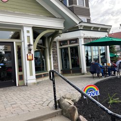 Cheat Mountain Pizza Company - Good outdoor seating, nice music and slice of pizza