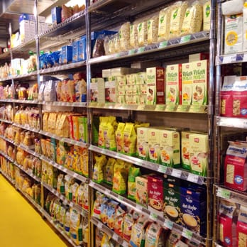 basic - volle Regale - Organic Stores Near Me - Hamburg, HH