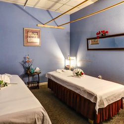Sunny Spa - Couple's Massage Room