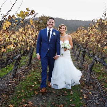 Elope in Wine Country - Wedding at Elope in Wine Country - Wedding Planning Near Me Elope in Wine Country - Wedding at Elope in Wine Country - Wedding Planning Near Me