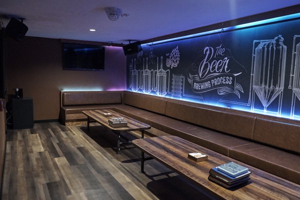 Duba Karaoke and Pub by null