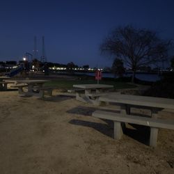 Bair Island Aquatic Center - Picnic table areas but no public bathroom