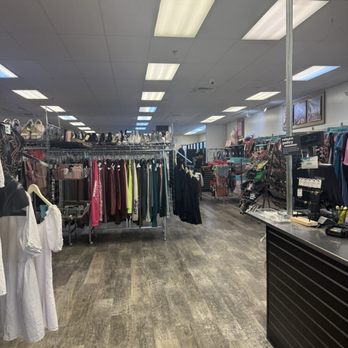 Plato's Closet - Used, Vintage & Consignment Near Me - North Charleston, South Carolina Plato's Closet - Used, Vintage & Consignment Near Me - North Charleston, South Carolina