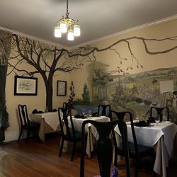 Holly Hill Inn