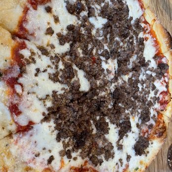Felix's Pizza Pub - Hamburger pizza. Lots of cheese. So good - Pizza Near Me - St. Louis, Missouri Felix's Pizza Pub - Hamburger pizza. Lots of cheese. So good - Pizza Near Me - St. Louis, Missouri