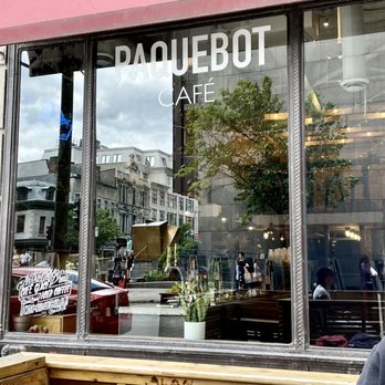 Paquebot Vieux Mtl - Shopfront with cute little outside seating area in foreground - Coffee & Tea Near Me - Montreal, Quebec Paquebot Vieux Mtl - Shopfront with cute little outside seating area in foreground - Coffee & Tea Near Me - Montreal, Quebec