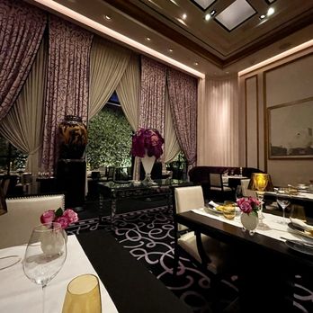 Joel Robuchon - Dining room - French Near Me - Las Vegas, Nevada