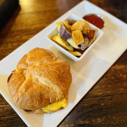 Raven Cafe - BREAKFAST SANDWICH