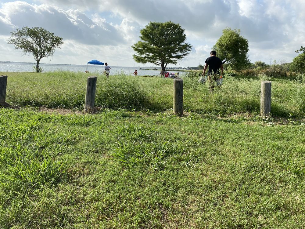 BRAUNIG LAKE PARK Updated August 2024 10 Photos & 28 Reviews 17500 Donop Rd, Elmendorf