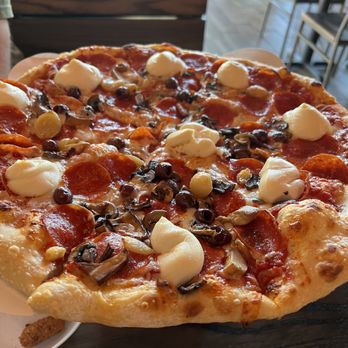 Old School Pizzeria - 14" Regular Build Your Own Pizza Pizza - Pepperoni, olives, mushrooms, garlic, and ricotta (a must) - Pizza Near Me - Las Vegas, Nevada