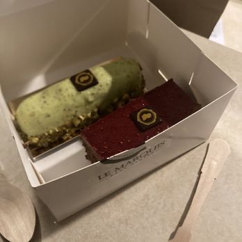 Le Marquis - Rocher pistache et framboise (pistachio and raspberry) sans produits laitiers et gluten - Bakeries Near Me - Montreal, Quebec Le Marquis - Rocher pistache et framboise (pistachio and raspberry) sans produits laitiers et gluten - Bakeries Near Me - Montreal, Quebec