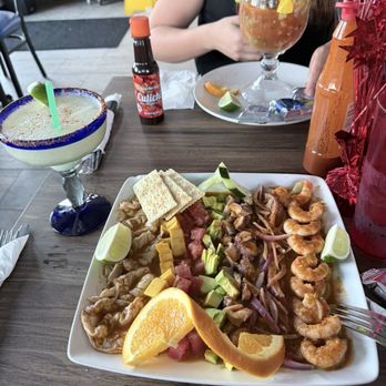 La Playita - Margaritas and an expensive plate - Mexican Near Me - Santa Clarita, California
